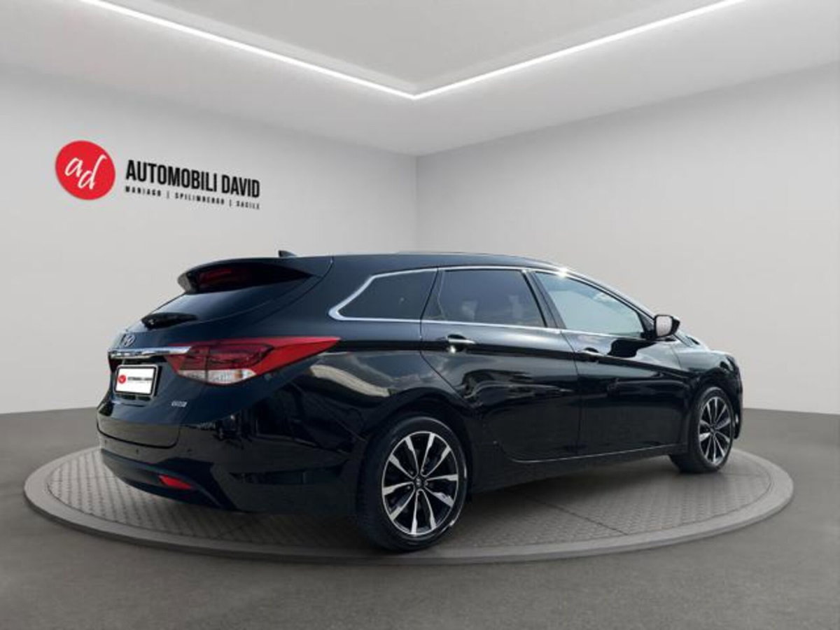 Hyundai i40 Station Wagon 1.7 CRDi 141 CV Business (4)