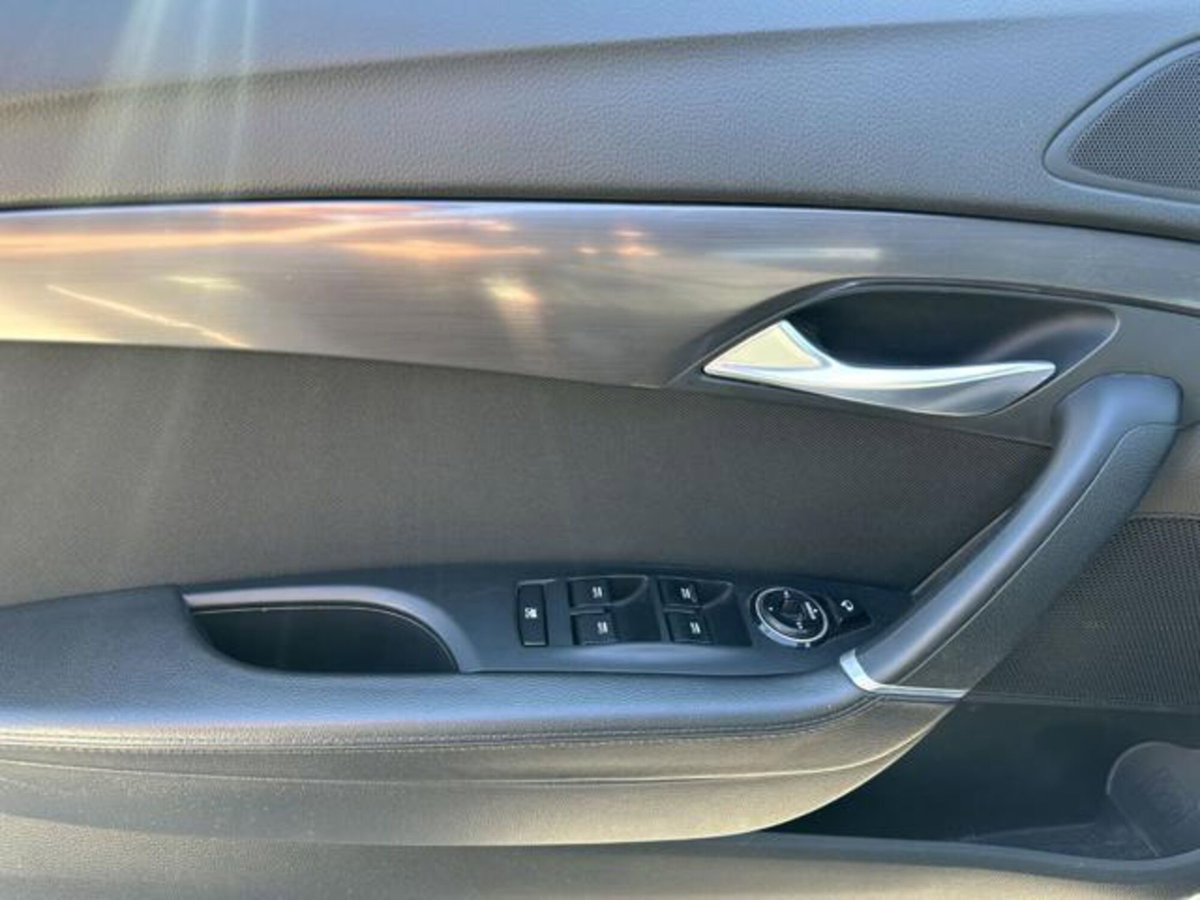 Hyundai i40 Station Wagon 1.7 CRDi 141 CV Business (9)