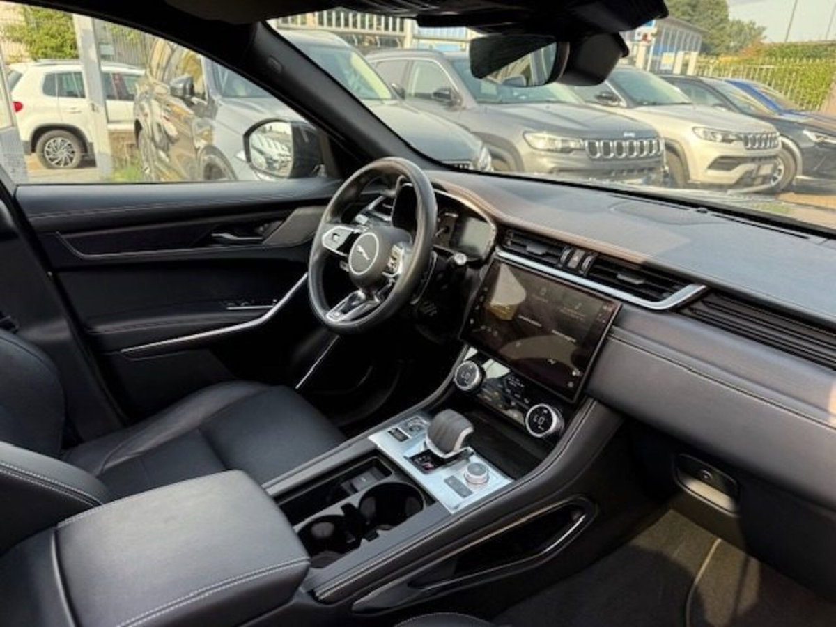 Jaguar F-Pace 2.0 250 CV AWD aut. R-Dynamic Black (12)