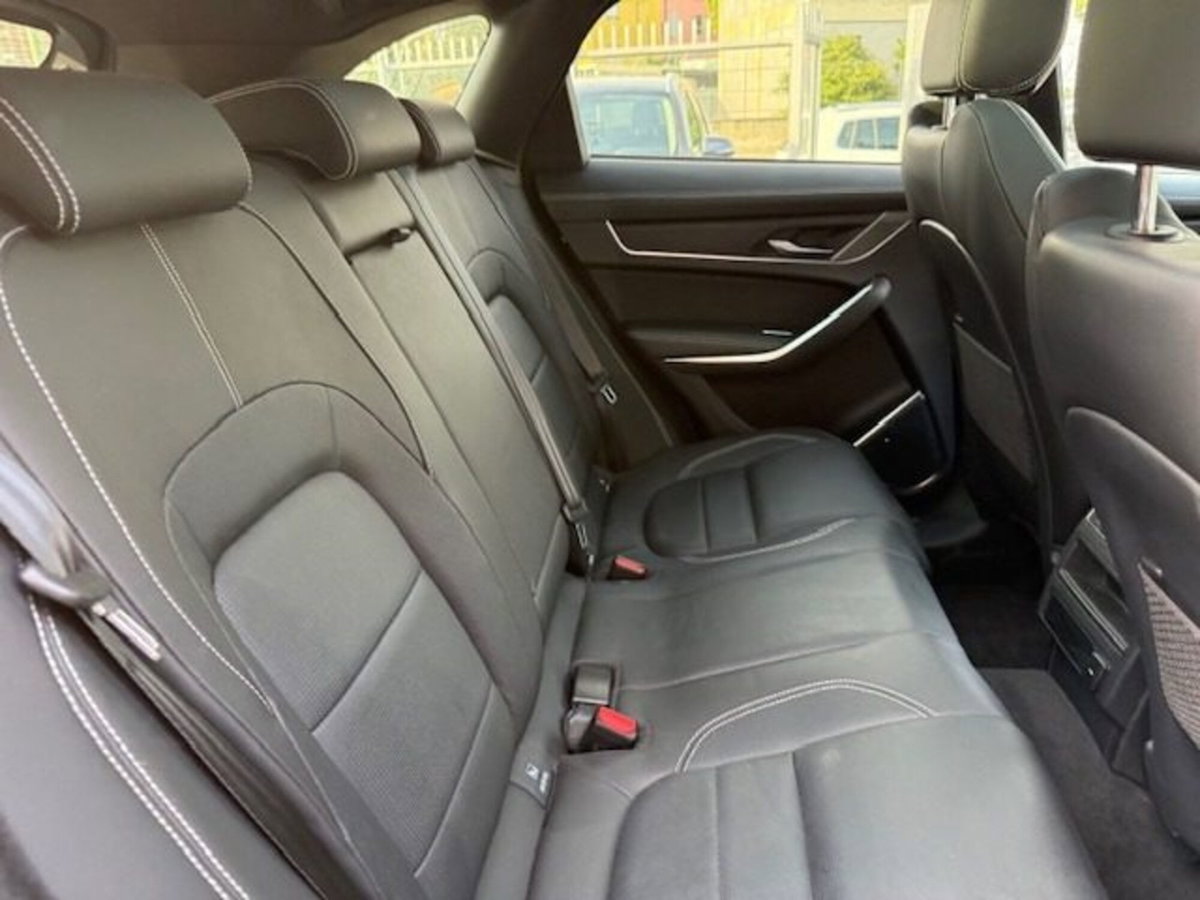 Jaguar F-Pace 2.0 250 CV AWD aut. R-Dynamic Black (14)
