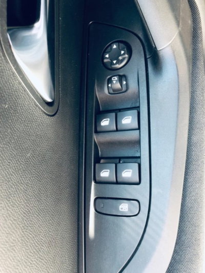 Peugeot 2008 PureTech 100 S&S Active (8)