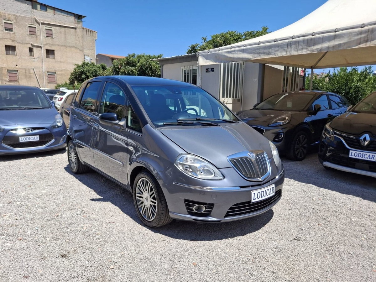 Lancia Musa 1.3 Mjt 16V 95 CV DPF Oro Plus (2)