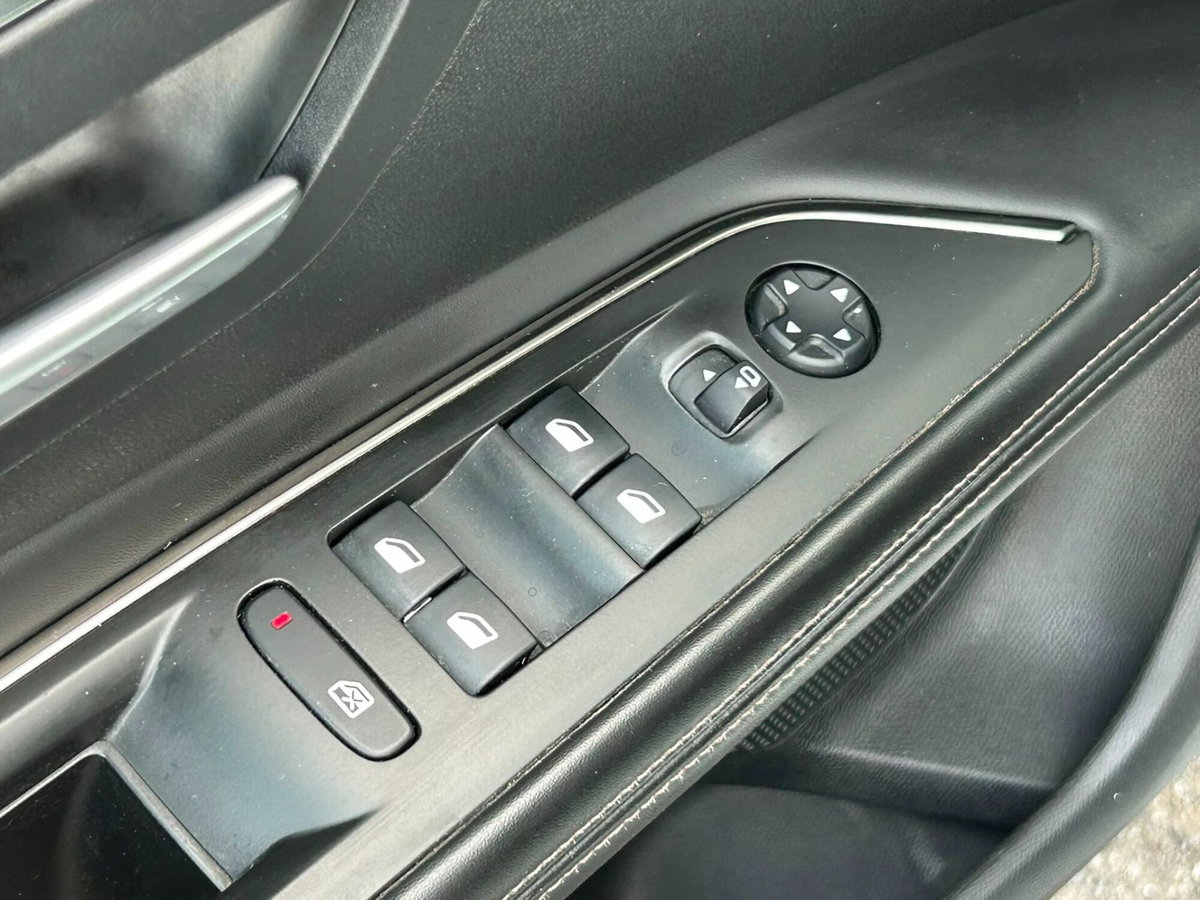 Peugeot 3008 BlueHDi 120 S&S GT Line (18)
