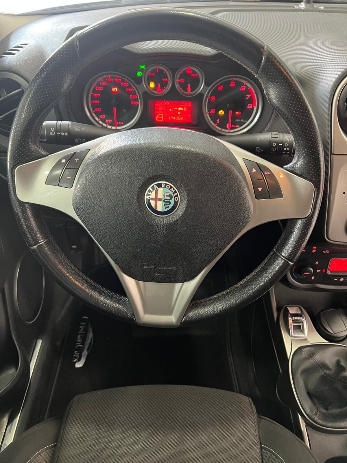 Alfa Romeo MiTo 1.4 105 CV M.air S&S Distinctive Sport Pack (19)