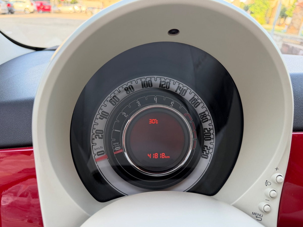 Fiat 500 1.0 Hybrid Lounge (9)