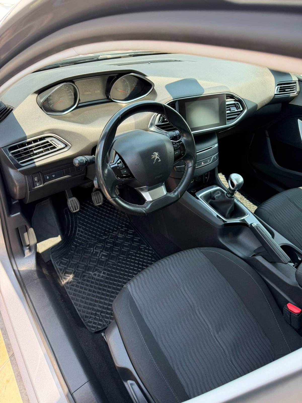 Peugeot 308 PureTech Turbo 130 S&S Active Pack (7)