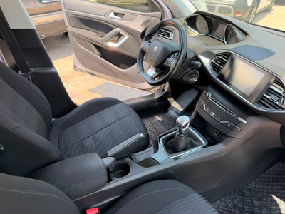 Peugeot 308 PureTech Turbo 130 S&S Active Pack (9)