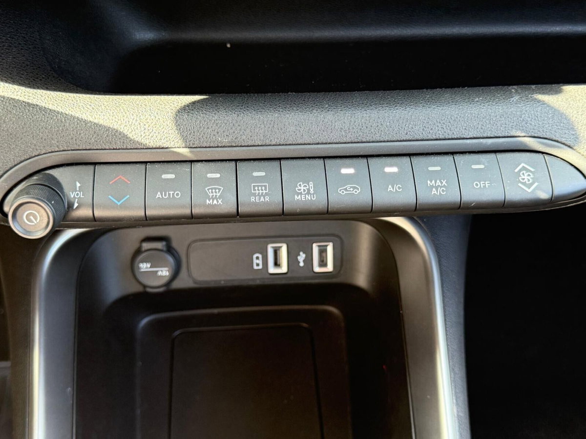 Jeep Avenger 1.2 turbo Longitude fwd 100cv (13)