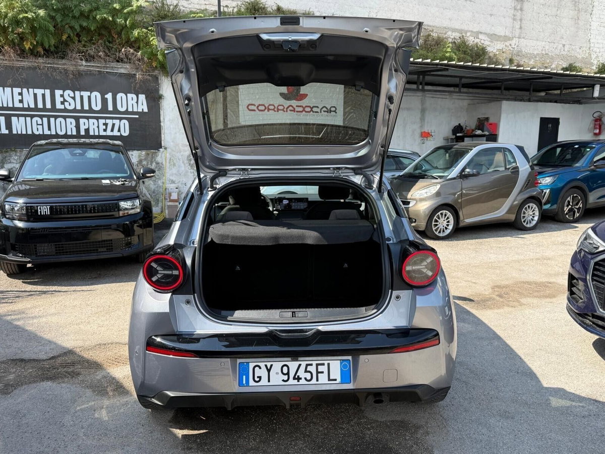 Lancia Ypsilon 1.2 mhev Edizione Limitata Cassina e-dct (18)