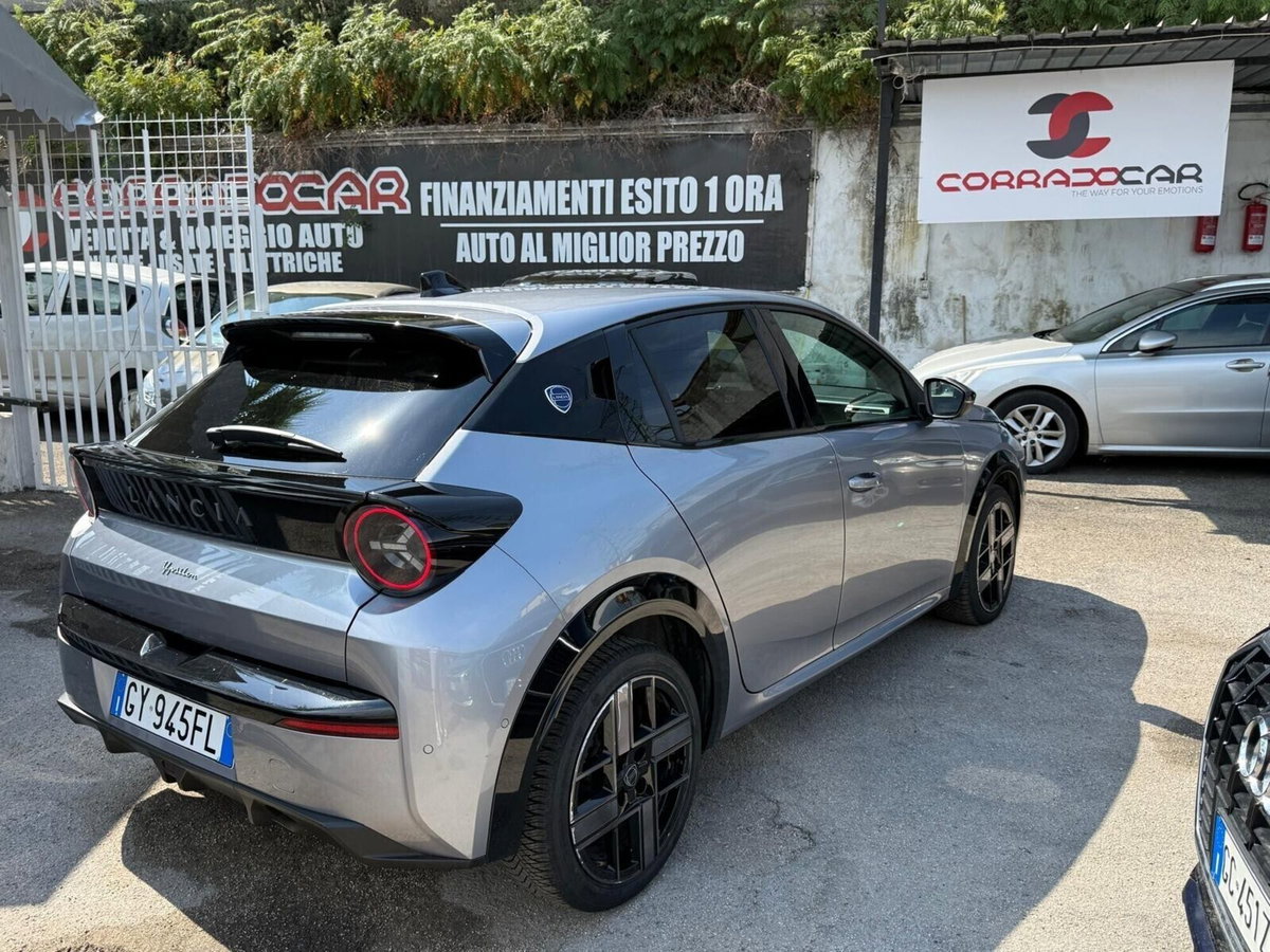 Lancia Ypsilon 1.2 mhev Edizione Limitata Cassina e-dct (4)