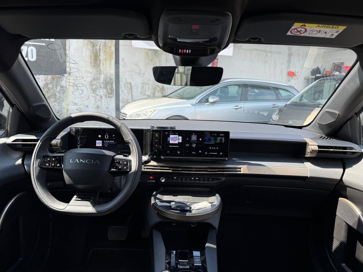 Lancia Ypsilon 1.2 mhev Edizione Limitata Cassina e-dct (7)