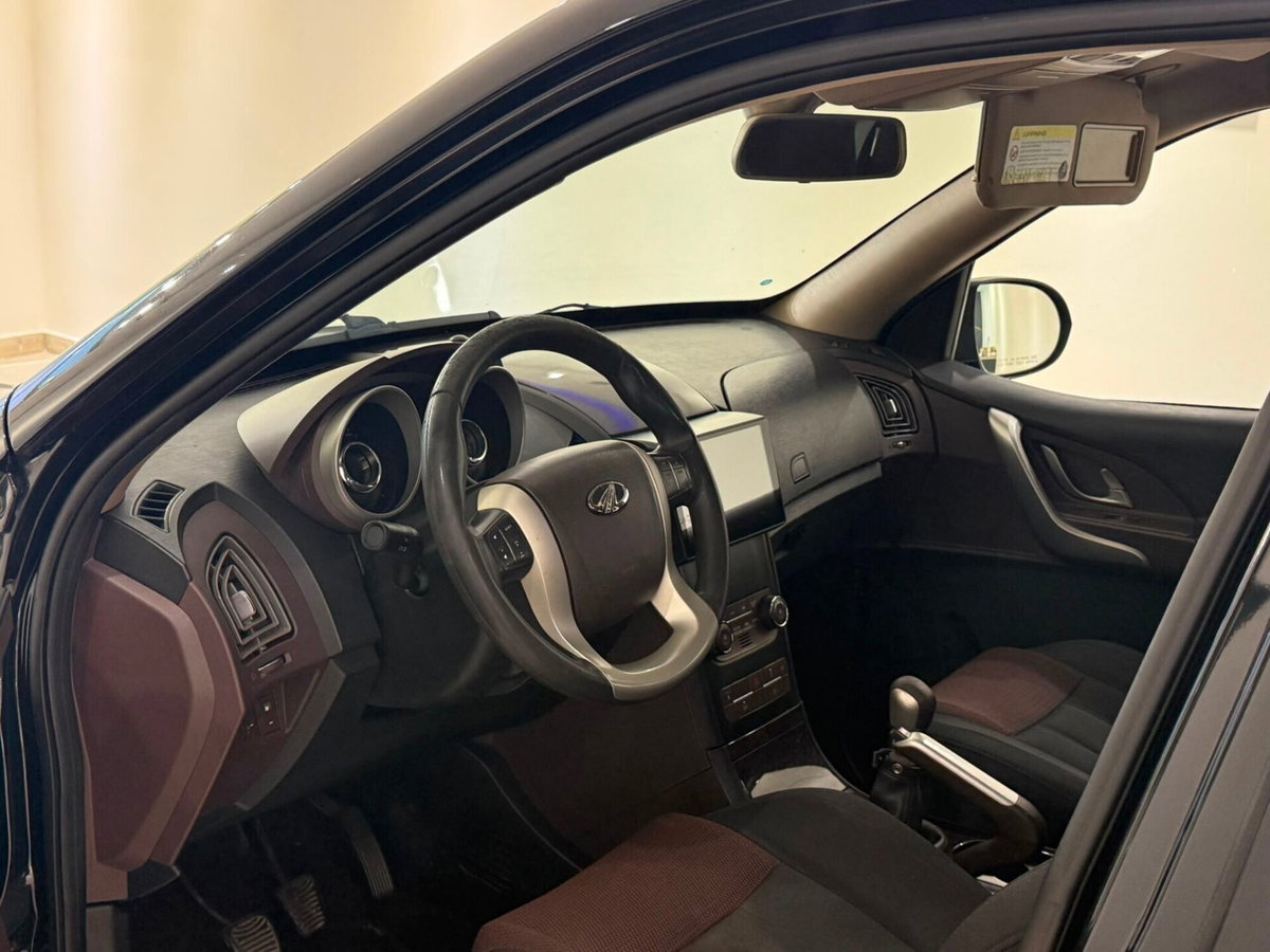 Mahindra XUV500 XUV500 2.2 16V FWD W8 (9)