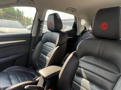 Mg ZS ZS 1.5 Luxury (10)
