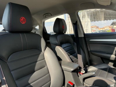 Mg ZS ZS 1.5 Luxury (11)