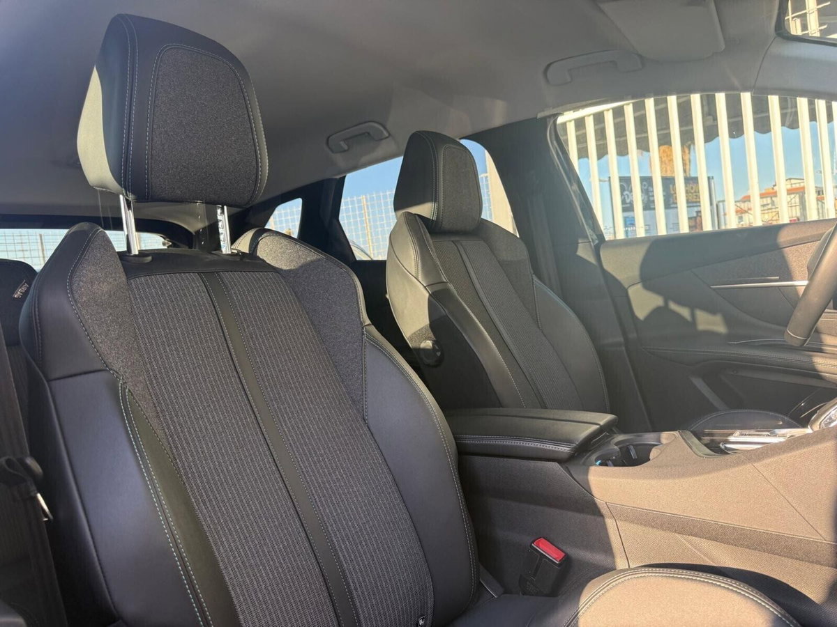 Peugeot 3008 BlueHDi 130 S&S EAT8 Allure Pack (14)