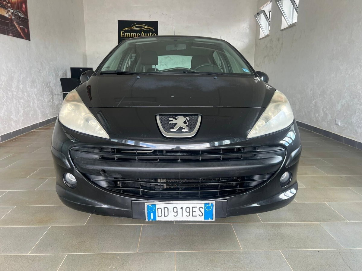 Peugeot 207 HDi 70CV 3p. Access (2)