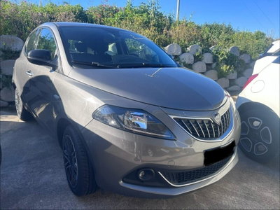 Lancia Ypsilon 1.0 FireFly 5 porte S&S Hybrid Ecochic A. Ferretti usata
