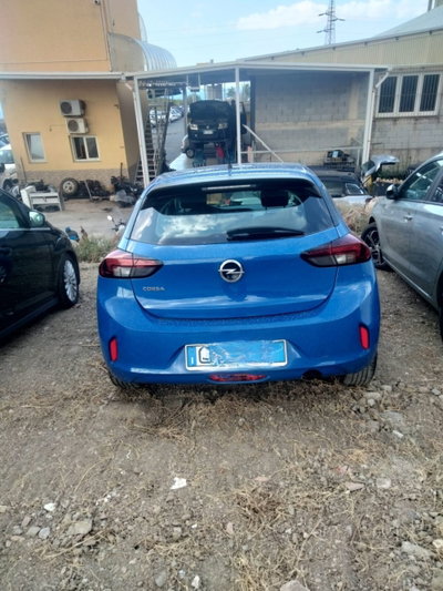 Opel Corsa 1.2 (2)