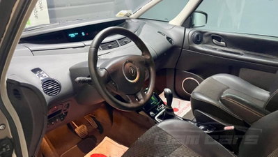 Renault Grand Espace 2.0 dCi 175CV Proactive Initiale (7)