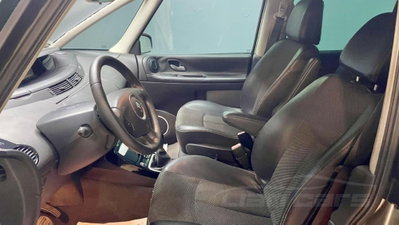 Renault Grand Espace 2.0 dCi 175CV Proactive Initiale (8)