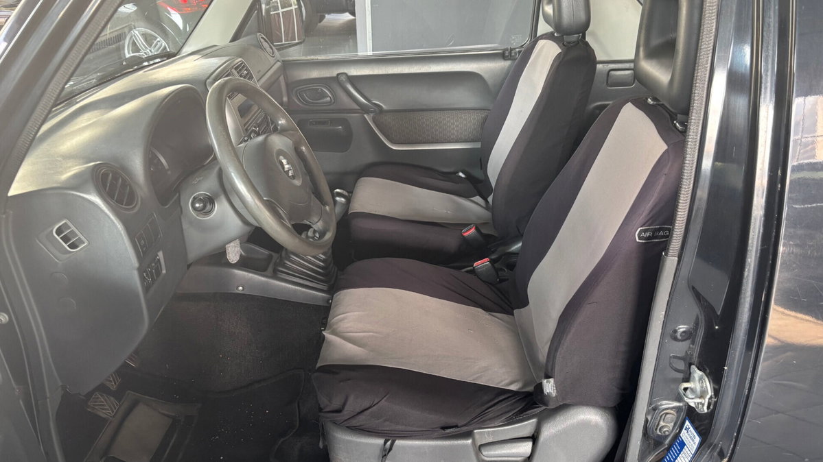 Suzuki Jimny 1.3i 16V cat 4WD JX (5)