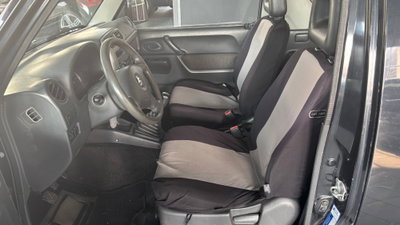 Suzuki Jimny 1.3i 16V cat 4WD JX (5)
