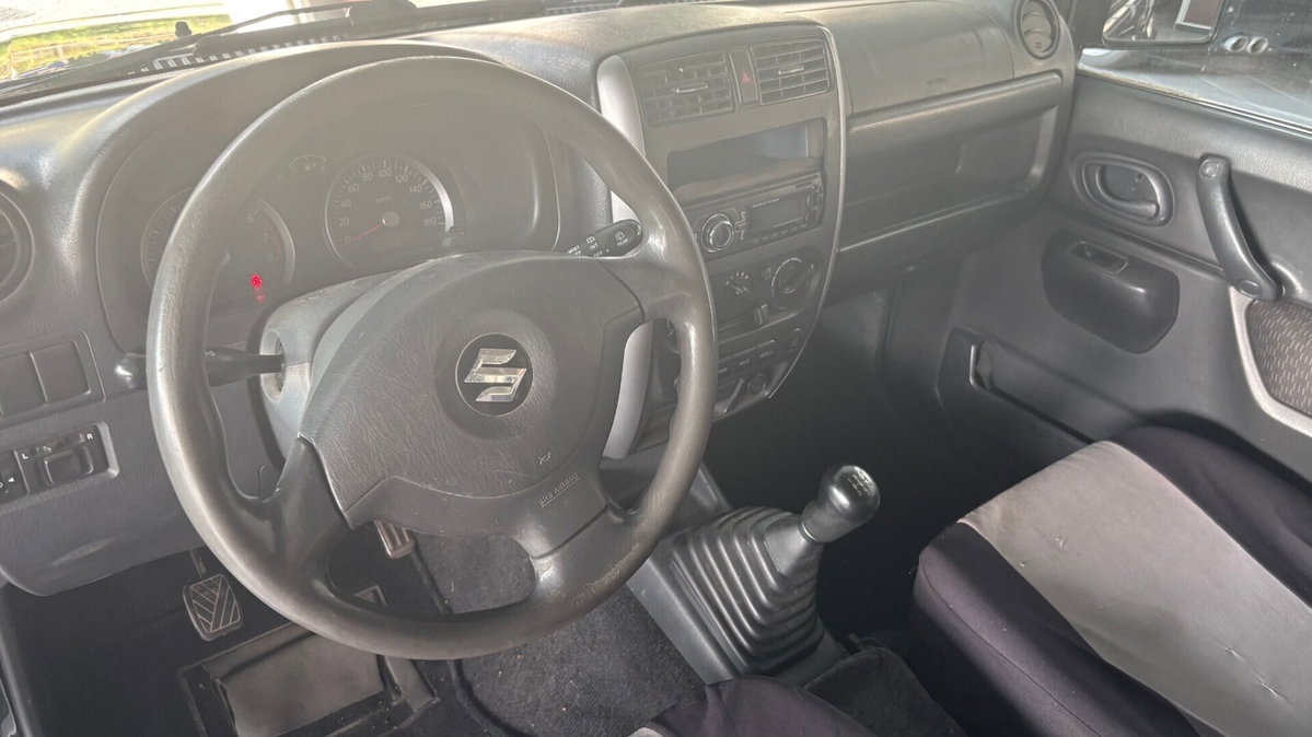 Suzuki Jimny 1.3i 16V cat 4WD JX (6)