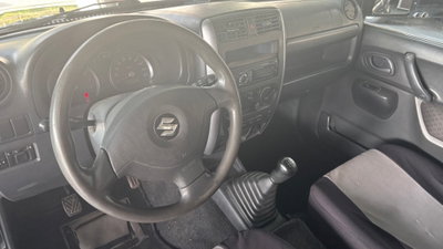 Suzuki Jimny 1.3i 16V cat 4WD JX (6)