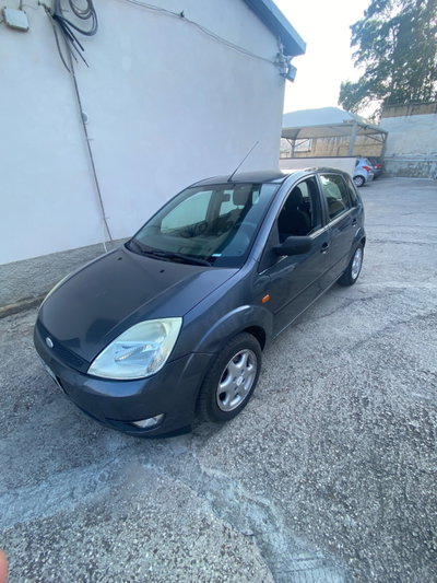Ford Fiesta 1.4 TDCi 5p. Ambiente (2)