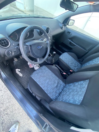 Ford Fiesta 1.4 TDCi 5p. Ambiente (5)