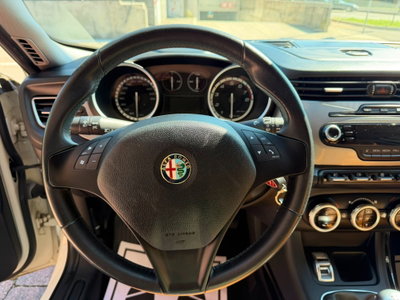 Alfa Romeo Giulietta 1.4 Turbo Distinctive 120cv (17)