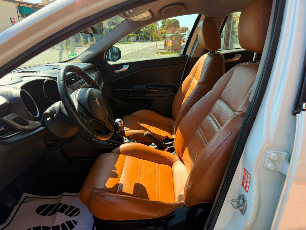 Alfa Romeo Giulietta 1.4 Turbo Distinctive 120cv (18)