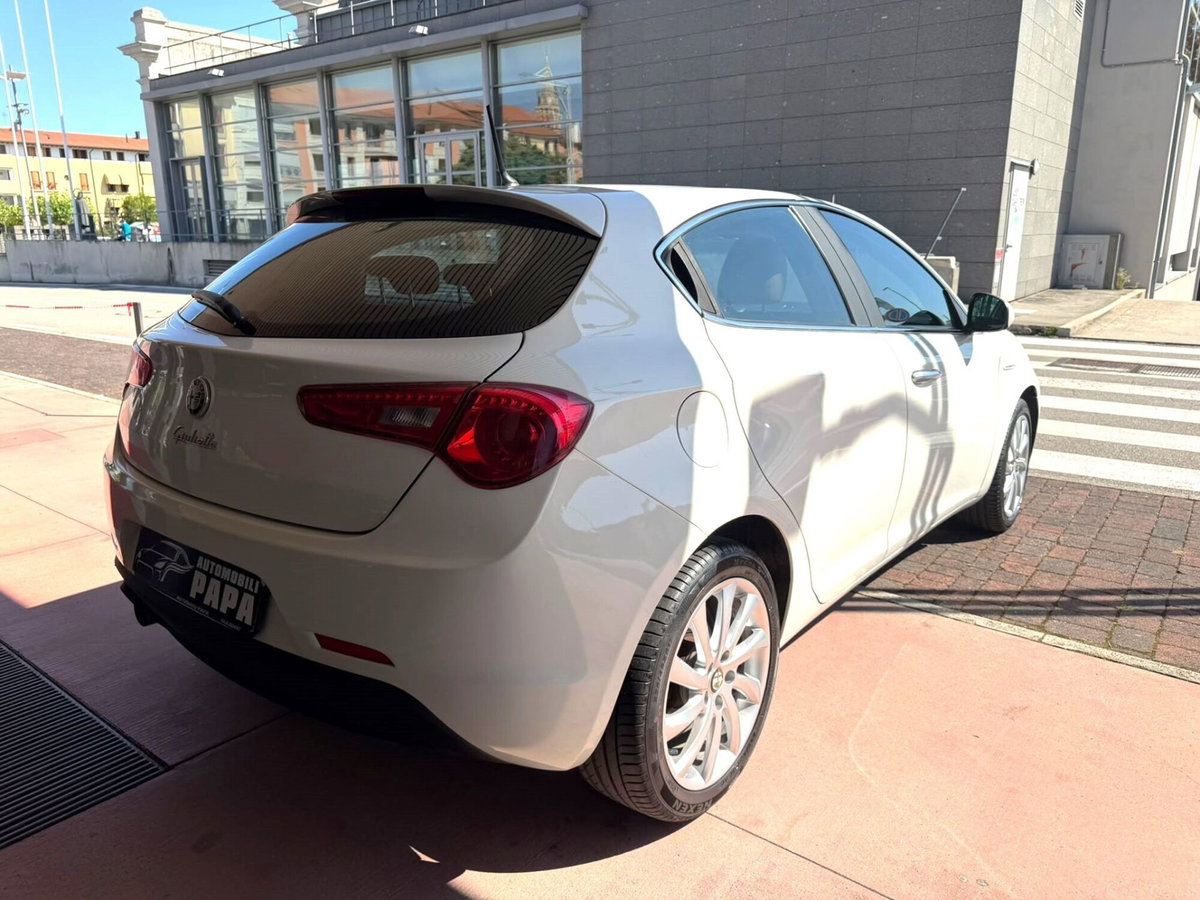 Alfa Romeo Giulietta 1.4 Turbo Distinctive 120cv (3)