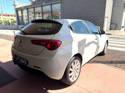 Alfa Romeo Giulietta 1.4 Turbo Distinctive 120cv (3)