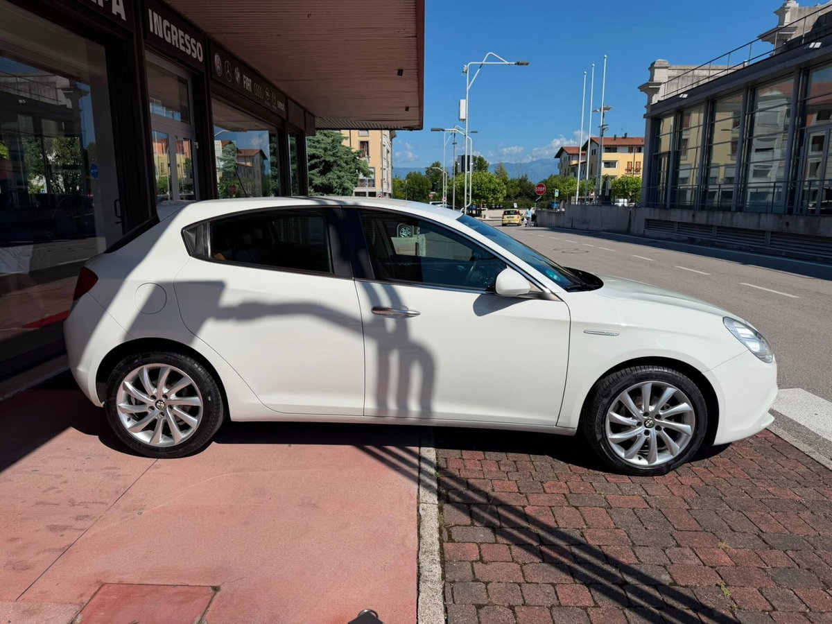 Alfa Romeo Giulietta 1.4 Turbo Distinctive 120cv (7)