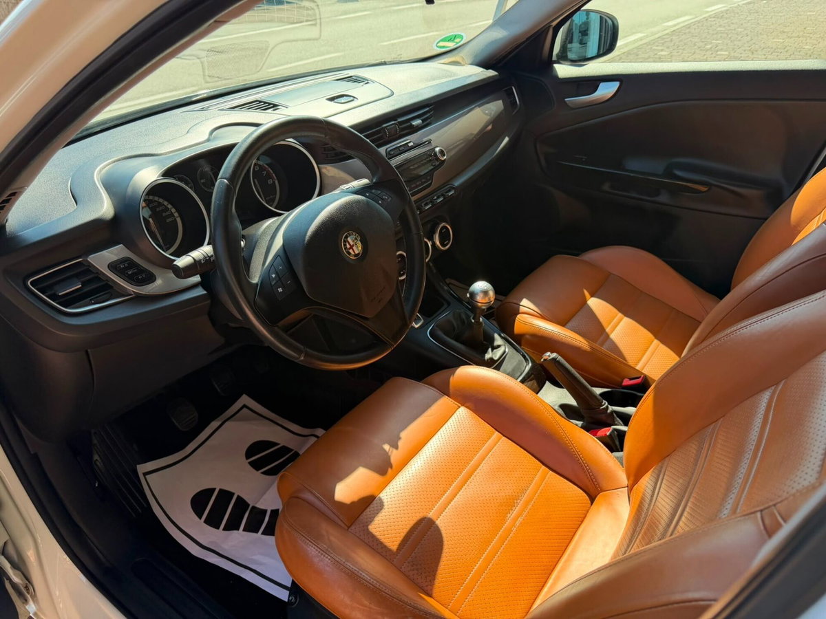 Alfa Romeo Giulietta 1.4 Turbo Distinctive 120cv (9)