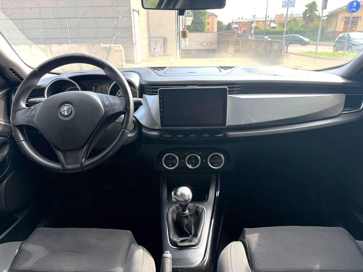 Alfa Romeo Giulietta 1.4 Turbo multiair Distinctive 170cv (11)