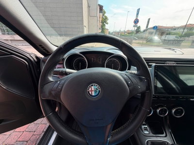 Alfa Romeo Giulietta 1.4 Turbo multiair Distinctive 170cv (14)