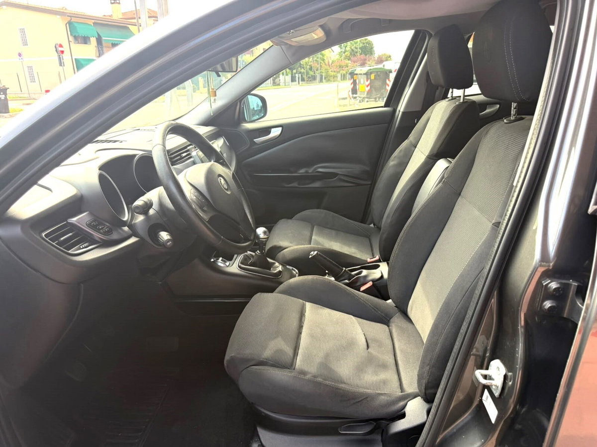 Alfa Romeo Giulietta 1.4 Turbo multiair Distinctive 170cv (15)