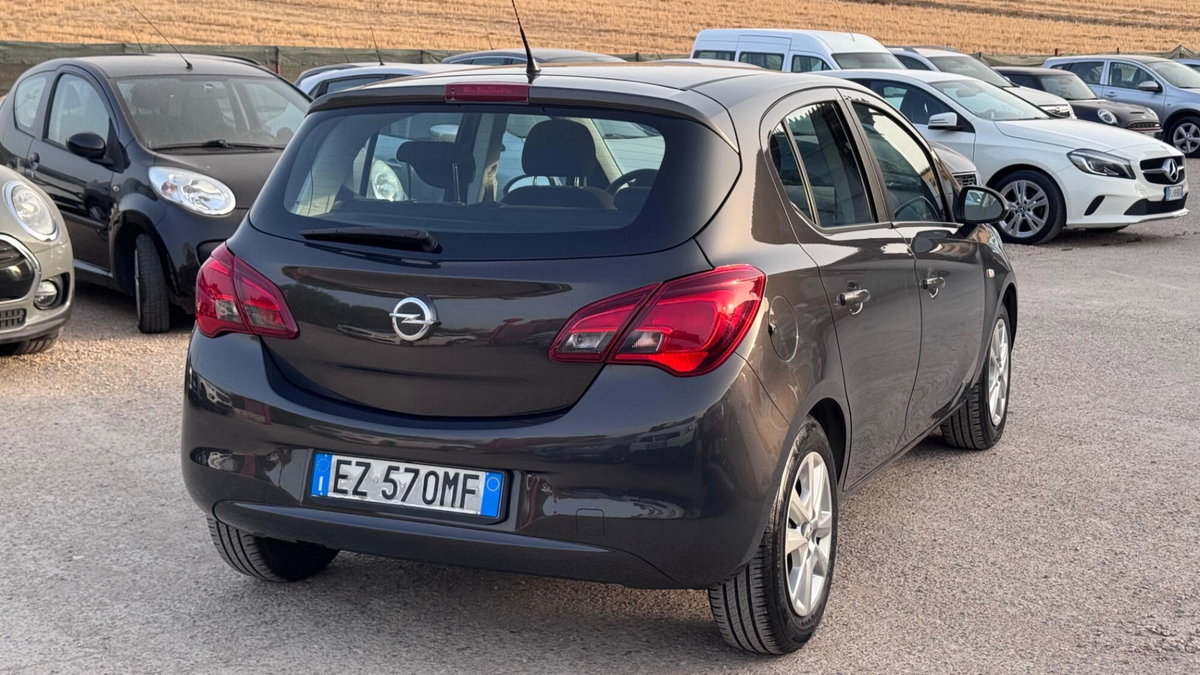 Opel Corsa 1.2 5 porte b-Color (4)