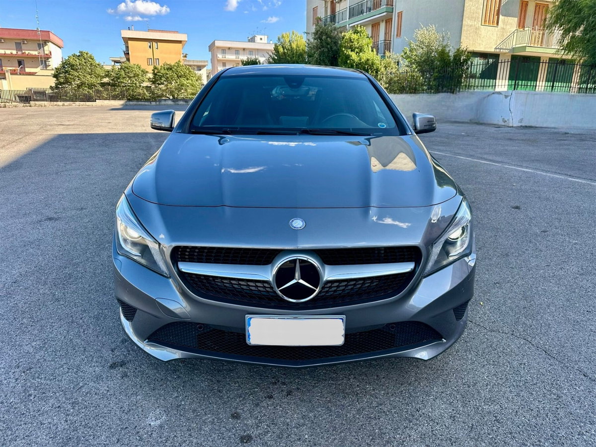 Mercedes-Benz CLA Shooting Brake 200 d Automatic Sport Night (2)