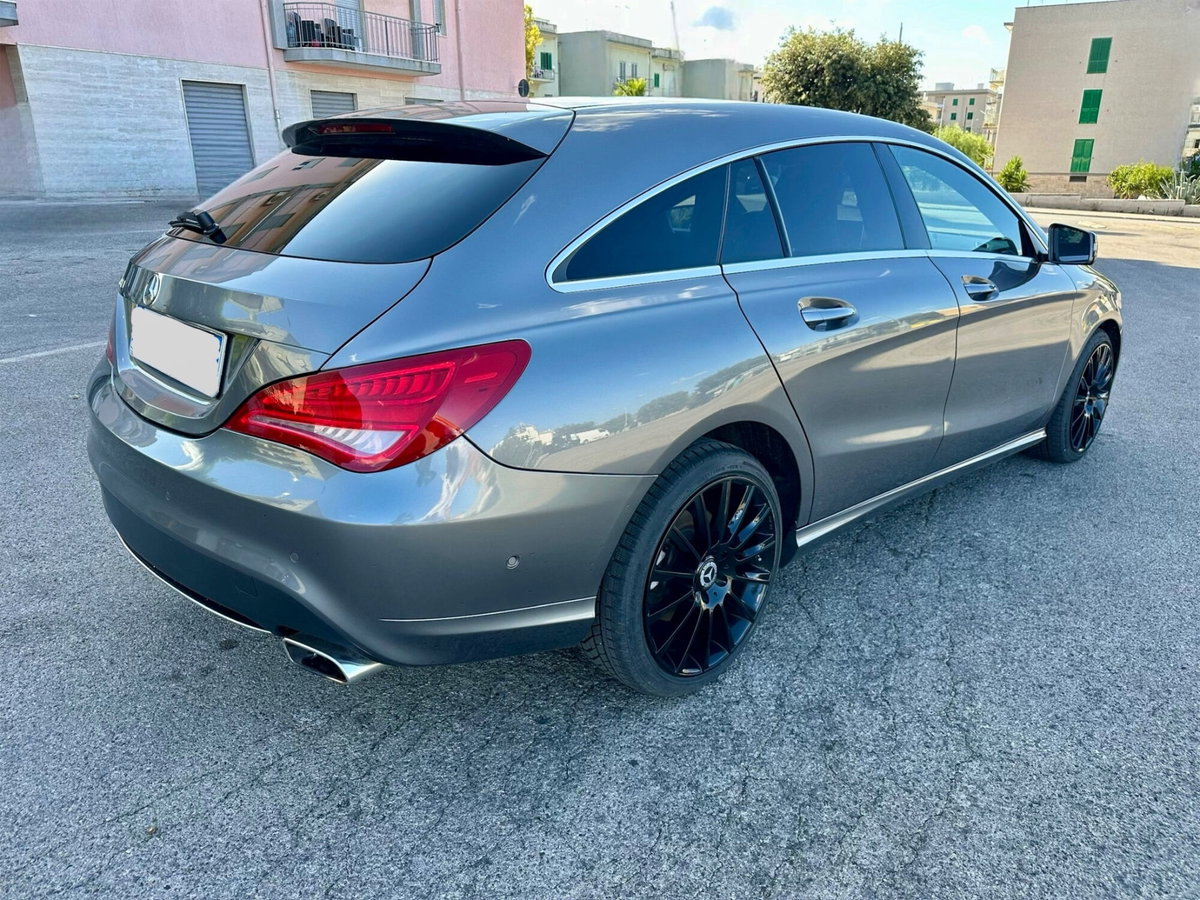 Mercedes-Benz CLA Shooting Brake 200 d Automatic Sport Night (4)