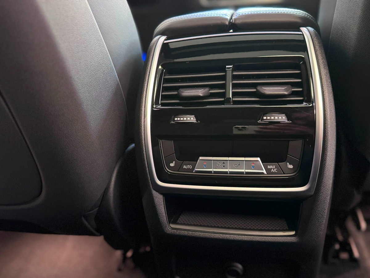 BMW X5 M50d (10)