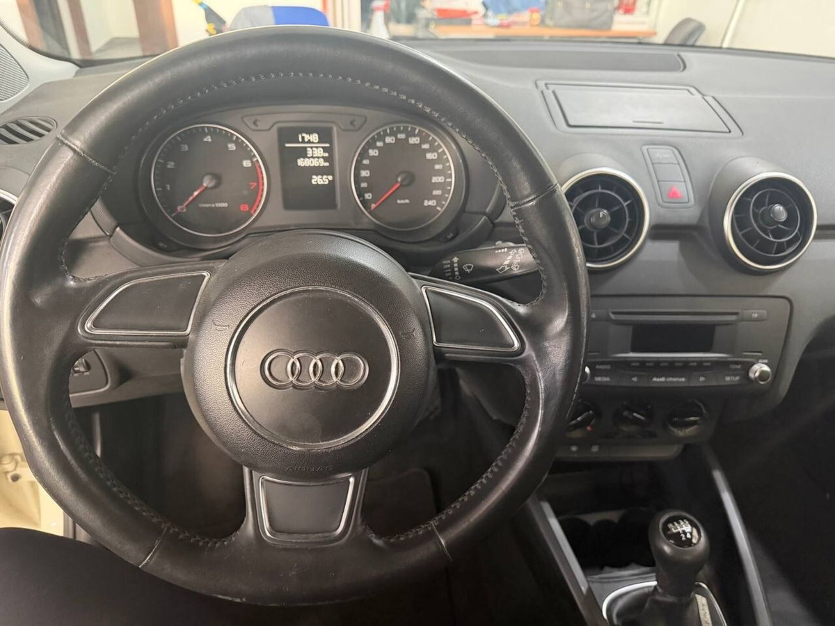 Audi A1 Sportback 1.2 TFSI Admired (8)