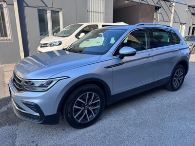 Volkswagen Tiguan 2.0 TDI 150 CV SCR DSG 4MOTION Elegance (2)
