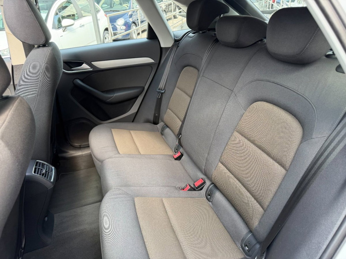 Audi Q3 2.0 TDI quattro Business Plus (9)