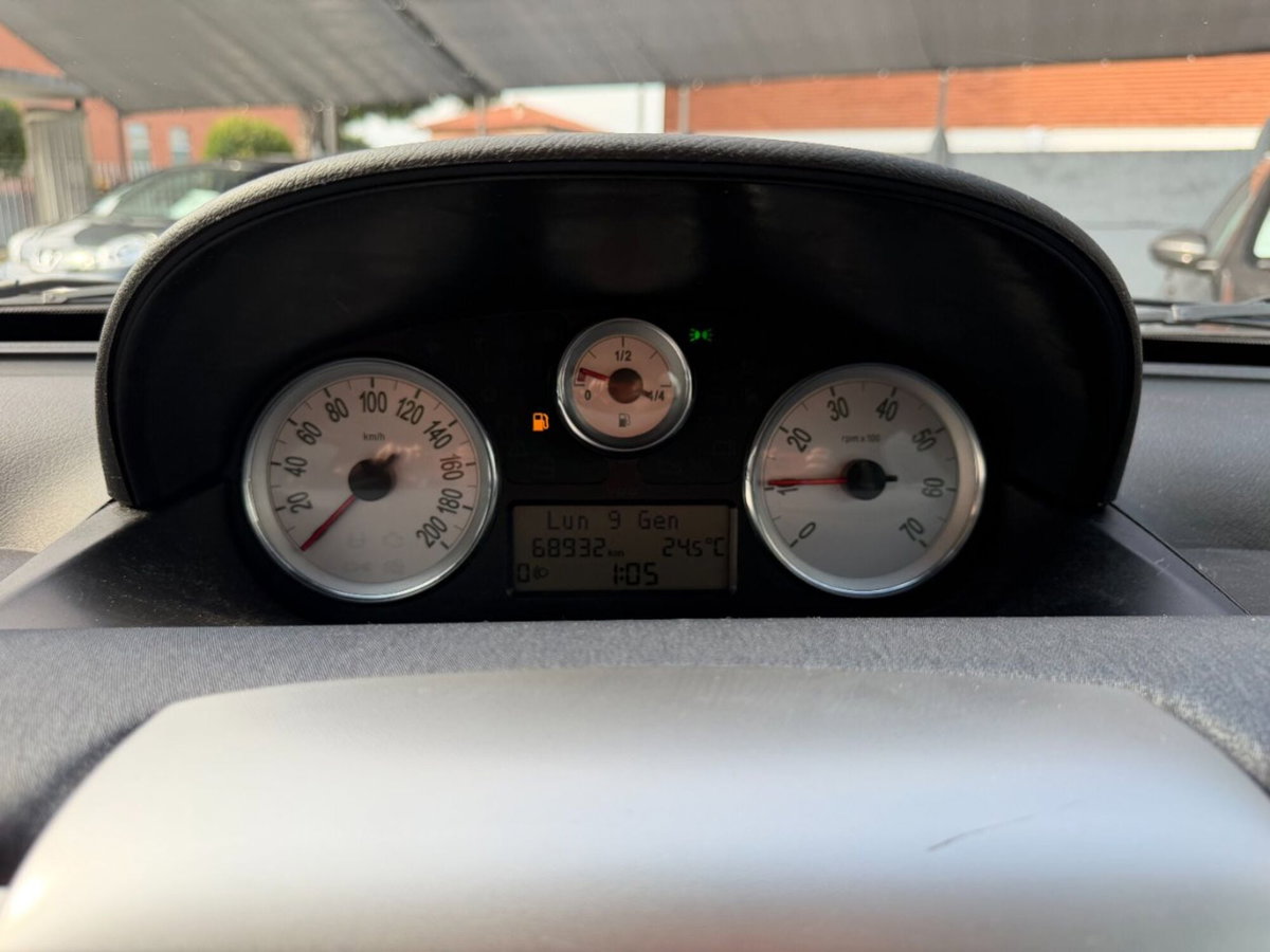 Lancia Ypsilon 1.2 New Oro (10)