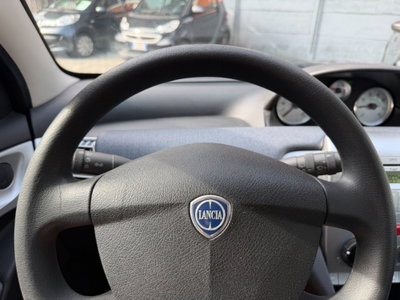 Lancia Ypsilon 1.2 New Oro (11)