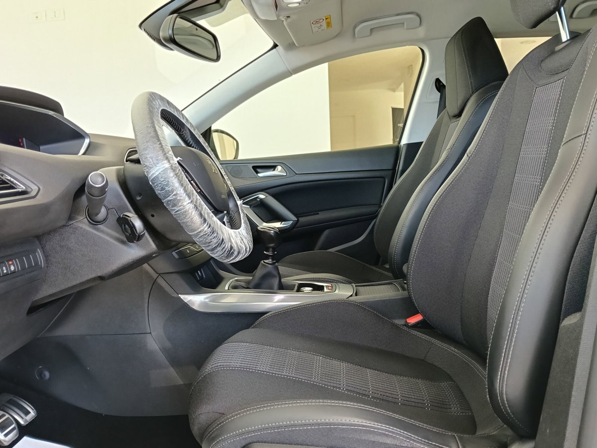 Peugeot 308 SW BlueHDi 130 S&S Allure Pack (11)