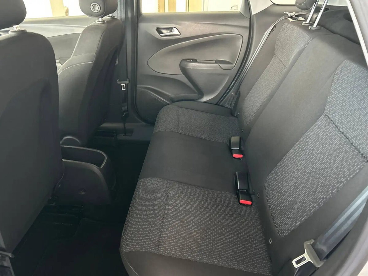 Opel Crossland X 1.2 12V Advance (12)